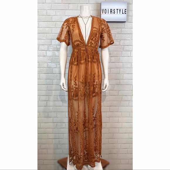 🚨 1 LEFT 🚨 BOHO LACE DEEP V NECK MAXI DRESS - Picture 2 of 5